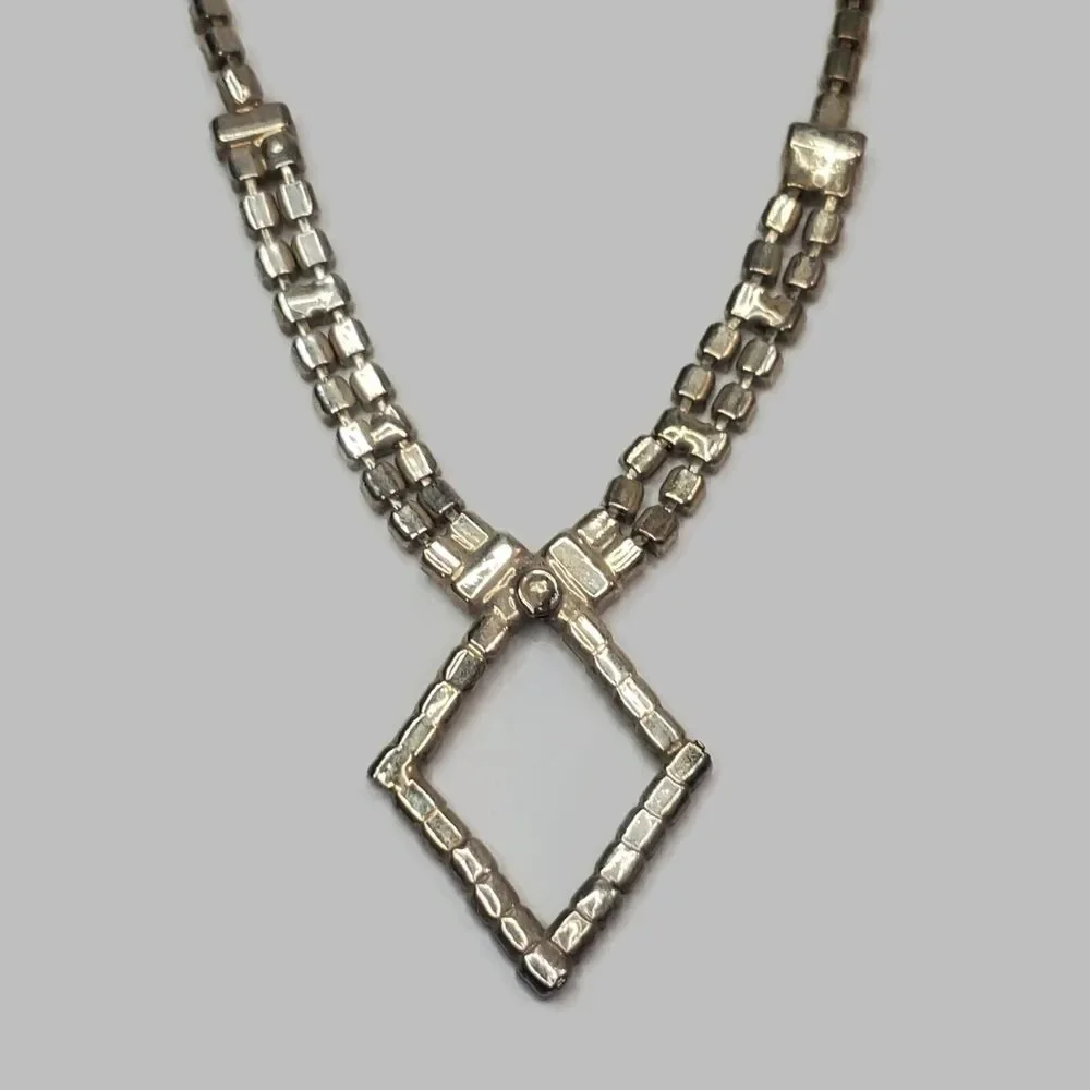 Vintage Rhinestone Diamond Shaped Necklace 18